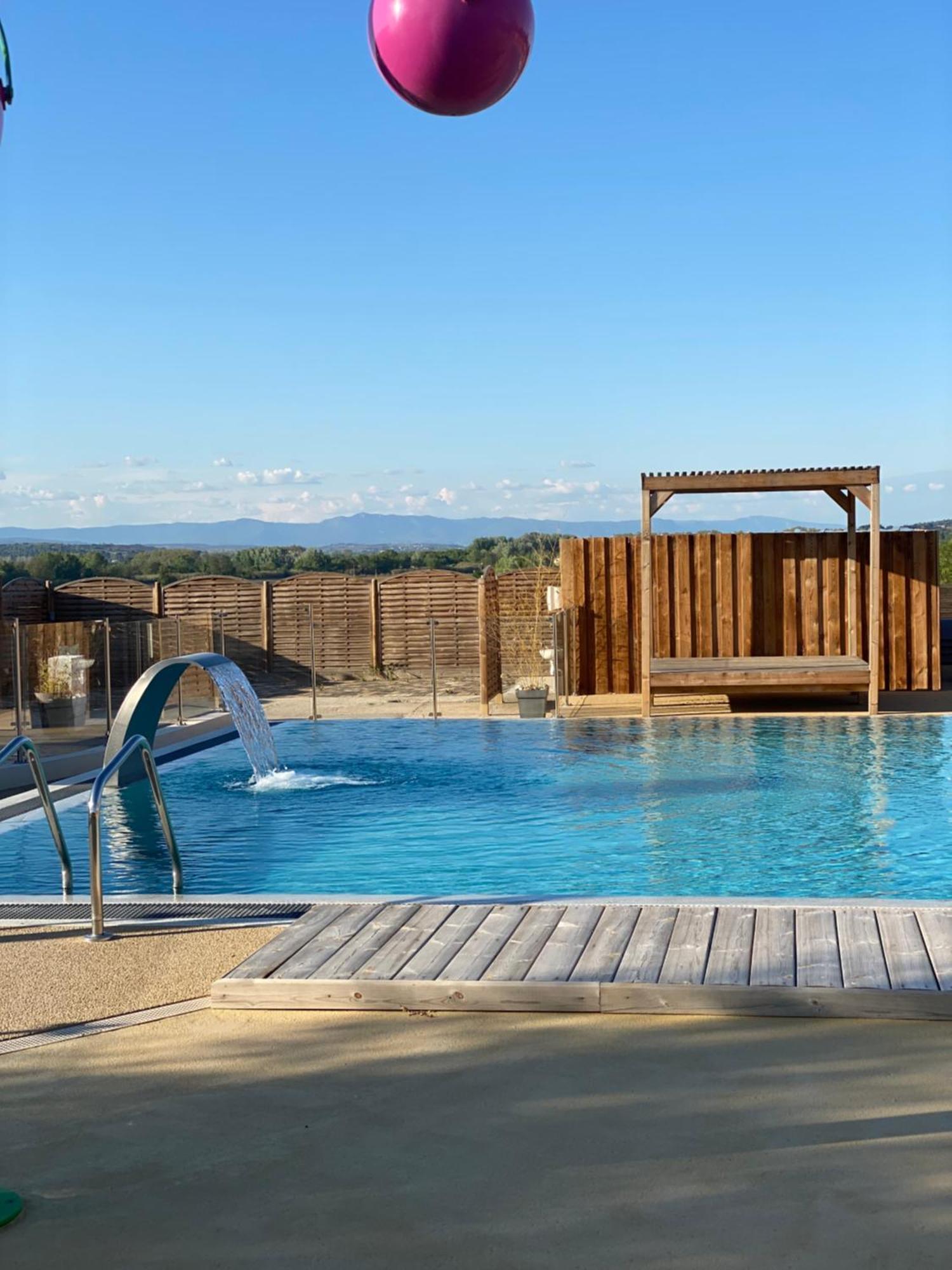 Camping Les Amandiers Castelnau-de-Guers 외부 사진