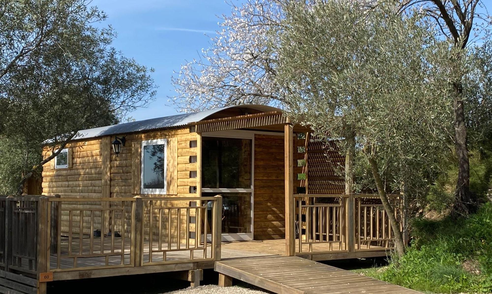 Camping Les Amandiers Castelnau-de-Guers 외부 사진